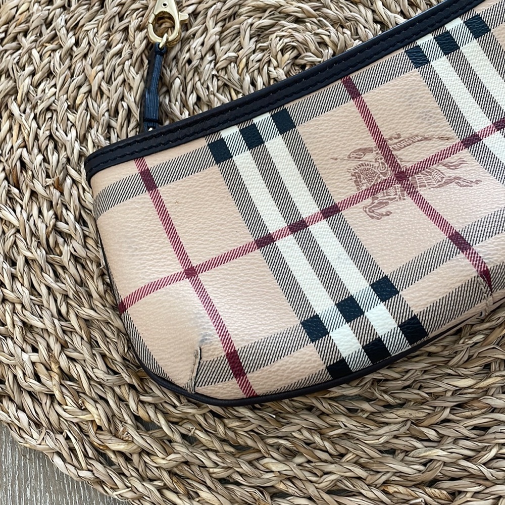 Burberry mini Clara wristlet pochette - Picture 6 of 16